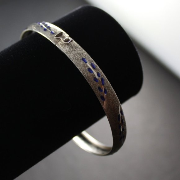 Oval 925 Han Vintage Sterling Textured Bangle - Picture 3 of 5